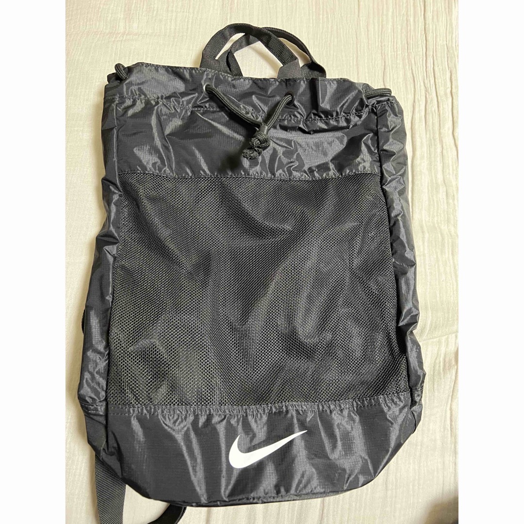 値下げ！新品 ナイキ リュック 25L 黒色 4280円!