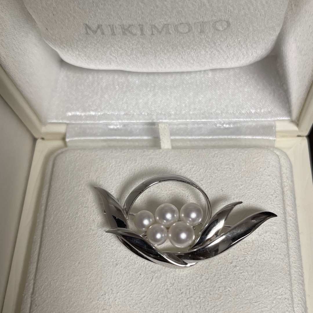 MIKIMOTO(ミキモト)の【ご専用　超美品】ミキモトパールブローチシルバー レディースのアクセサリー(ブローチ/コサージュ)の商品写真