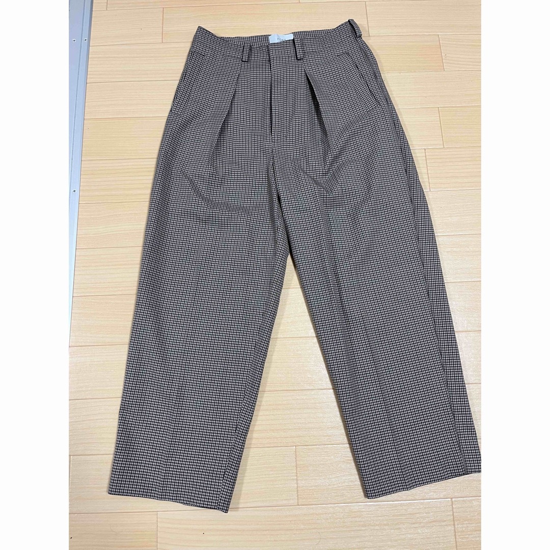 YOKE(ヨーク)のYOKE 1TUCK WIDE TROUSERS "BEIGE PLAID" メンズのパンツ(スラックス)の商品写真