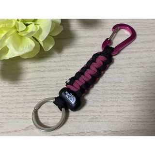 ザノースフェイス(THE NORTH FACE)のハンドメイド　パラコード　キーホルダー ノースフェイス バイオレット×ブラック(キーホルダー)