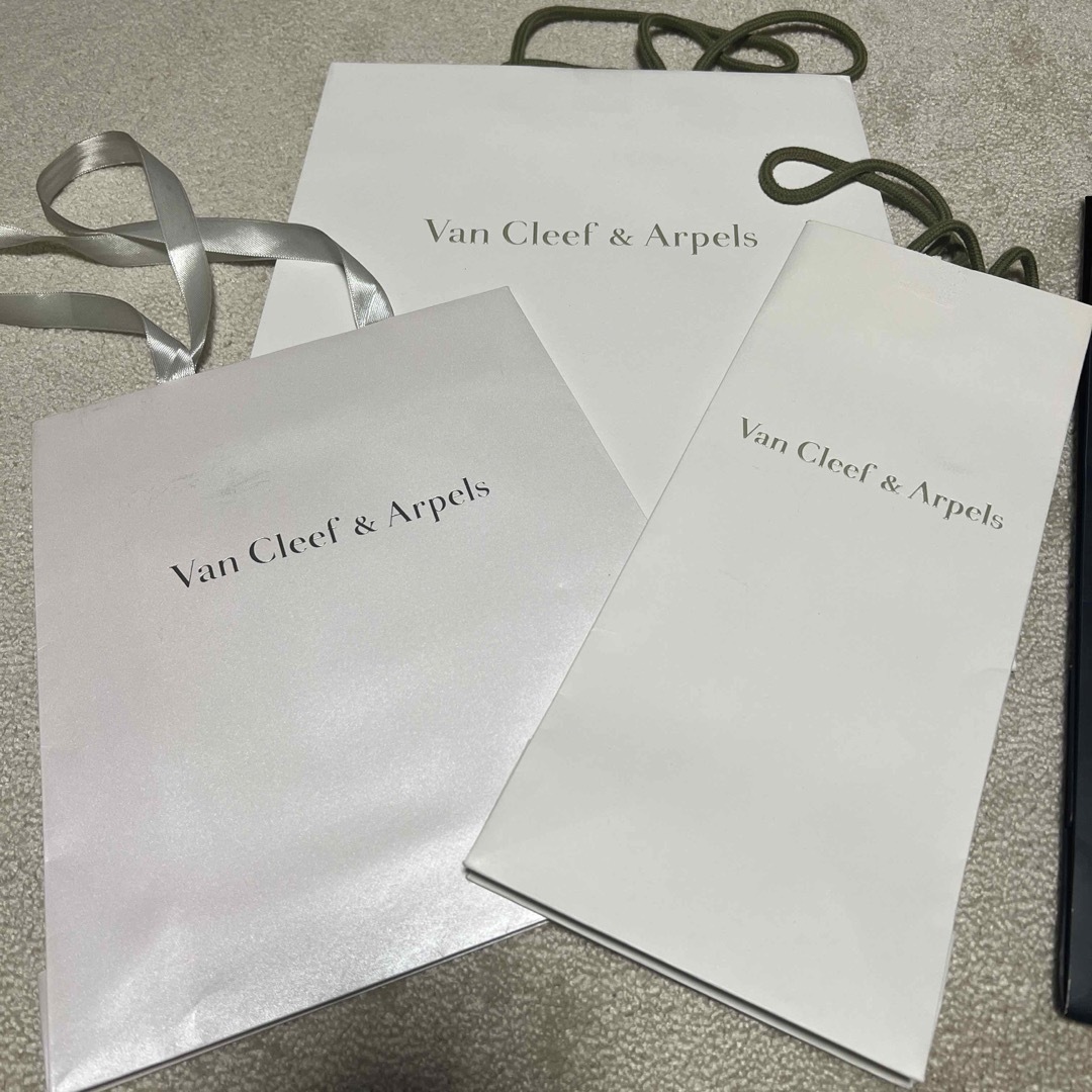 Van Cleef & Arpels(ヴァンクリーフアンドアーペル)の【良品】Van Cleef & Arpelsブランドショップ袋 レディースのバッグ(ショップ袋)の商品写真