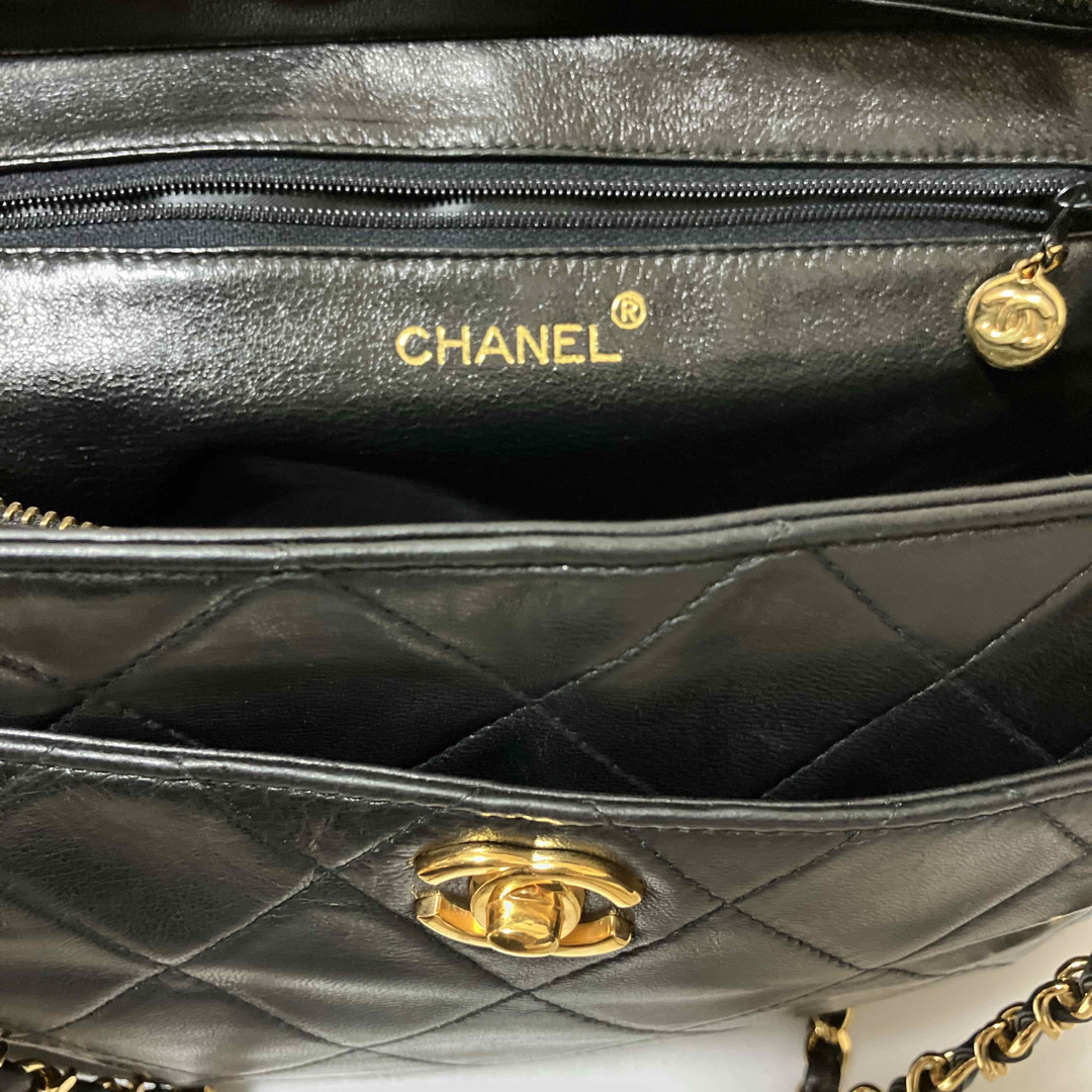 CHANEL(シャネル)の専用♡美品★ シャネル ショルダーバッグ マトラッセ ヴィンテージ 正規品 レディースのバッグ(ショルダーバッグ)の商品写真