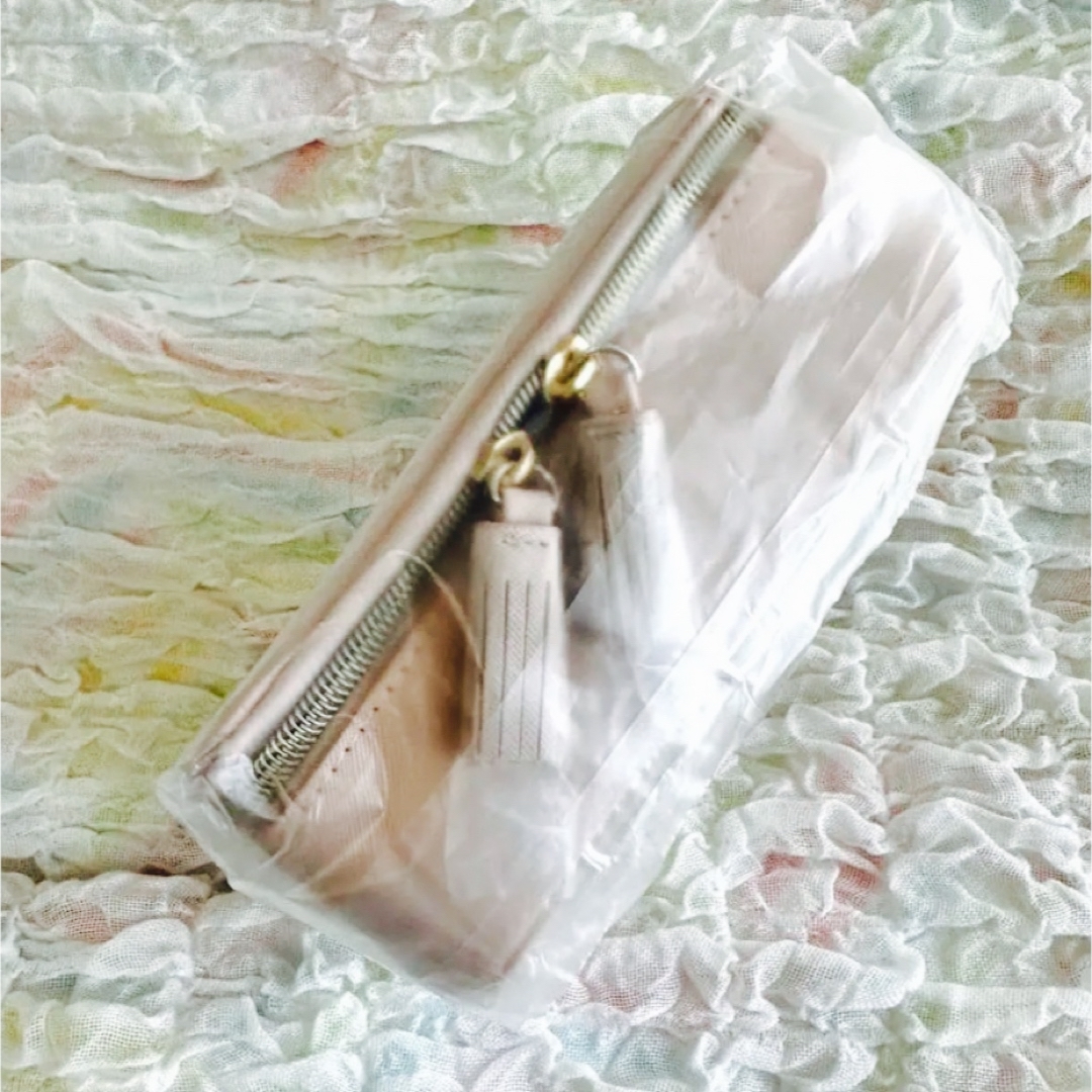 laura mercier(ローラメルシエ)のローラメルシエ特製バニティケース　新品未開封 レディースのファッション小物(ポーチ)の商品写真