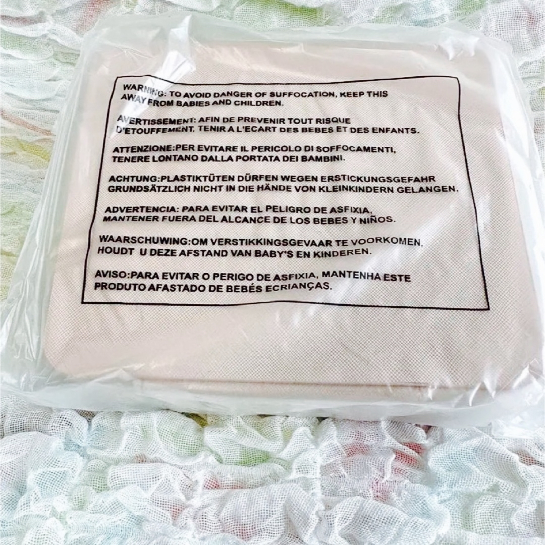 laura mercier(ローラメルシエ)のローラメルシエ特製バニティケース　新品未開封 レディースのファッション小物(ポーチ)の商品写真