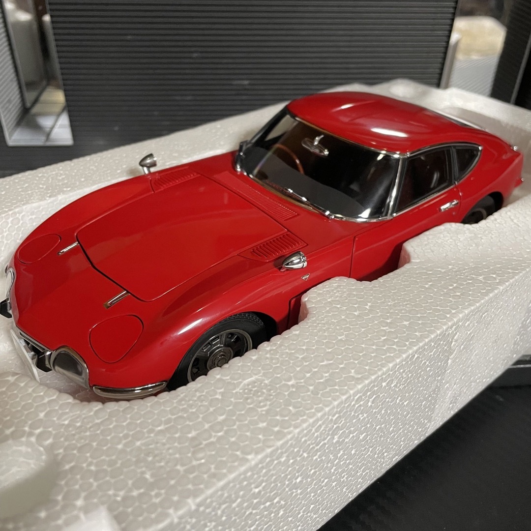 未展示品 オートアート1/18 トヨタ 2000GT レッド