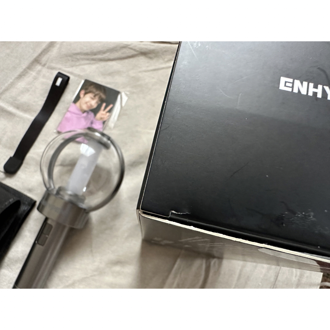 ENHYPEN(エンハイプン)の【ENHYPEN】公式ペンライト一式 エンタメ/ホビーのタレントグッズ(アイドルグッズ)の商品写真