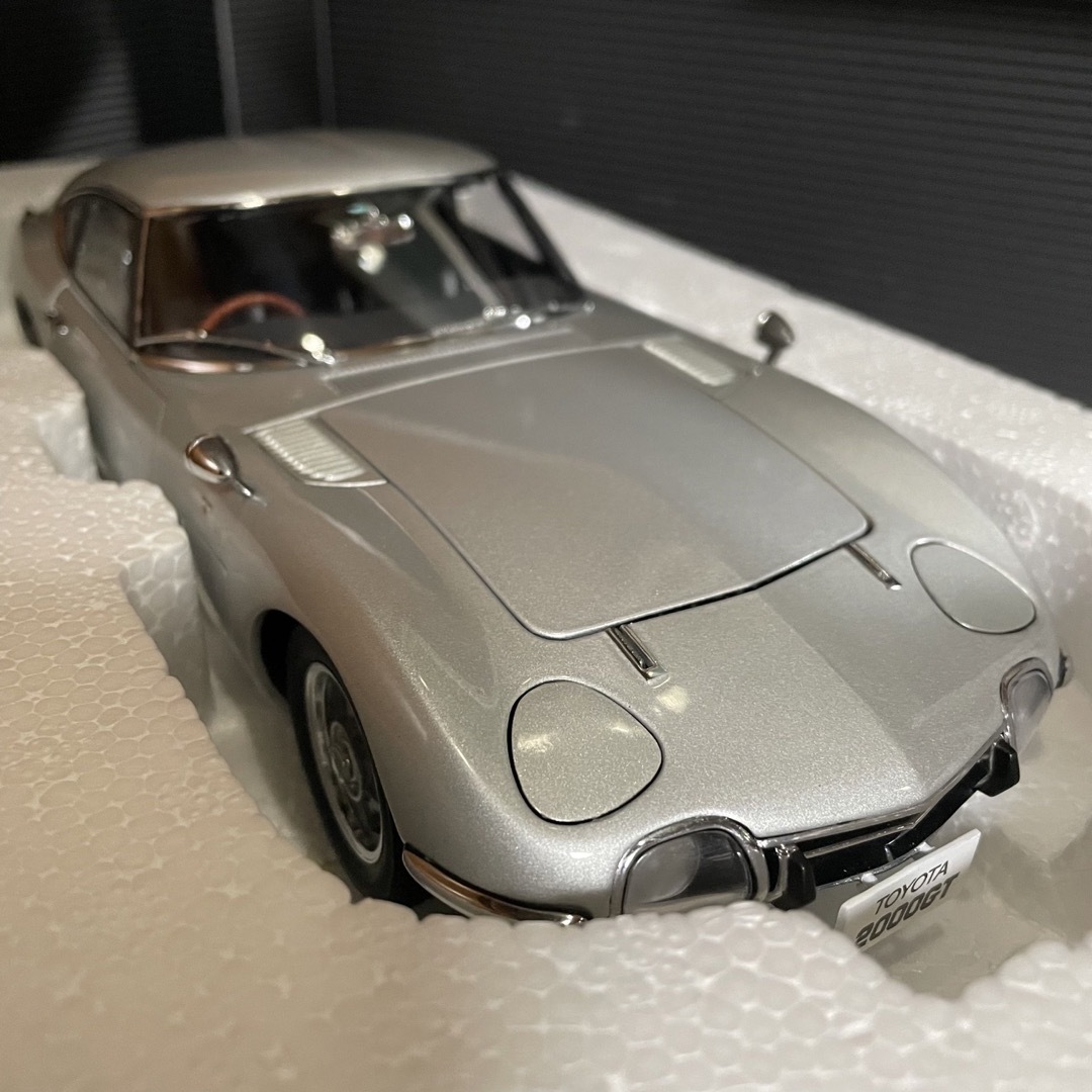 未展示品 オートアート1/18 トヨタ 2000GT シルバー