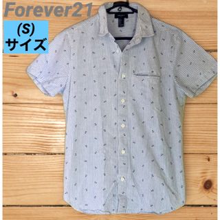 フォーエバートゥエンティーワン(FOREVER 21)のFOREVER21 メンズ　トップス　シャツ　羽織り　可愛いシャツ　オシャレ(シャツ)