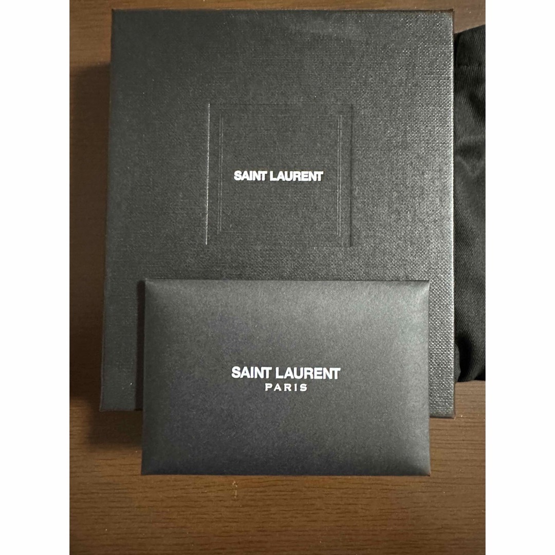 Saint Laurent(サンローラン)のサンローラン スクエア コインケース 小銭入れ イタリア製 ブラック メンズのファッション小物(コインケース/小銭入れ)の商品写真