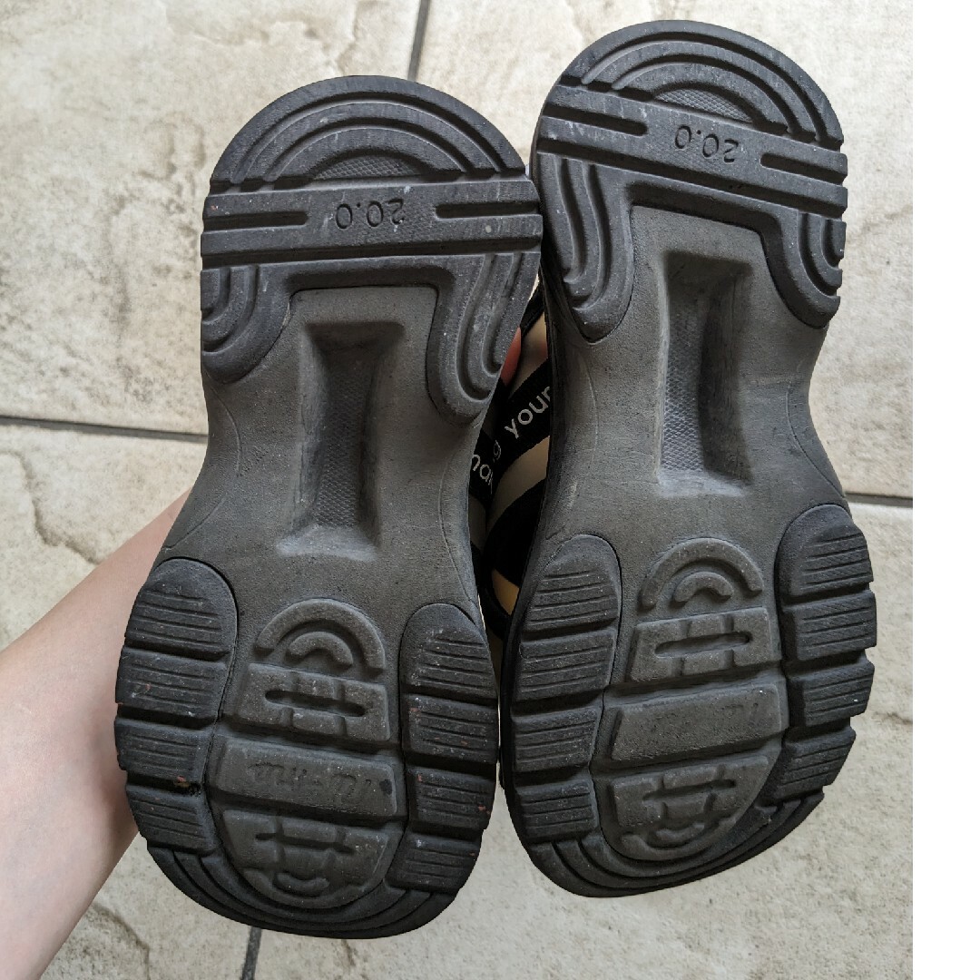 黒　サンダル キッズ/ベビー/マタニティのキッズ靴/シューズ(15cm~)(サンダル)の商品写真