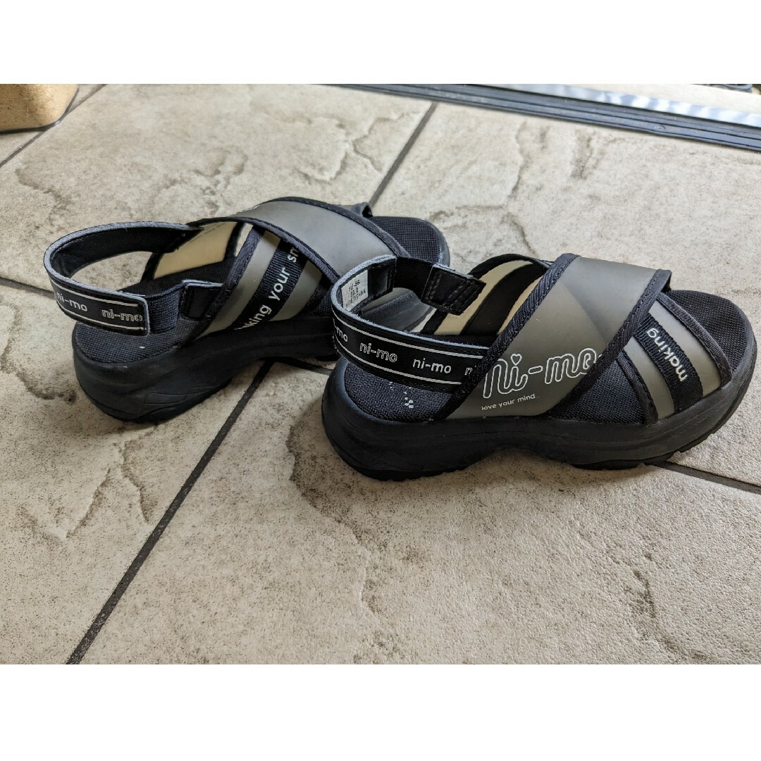 黒　サンダル キッズ/ベビー/マタニティのキッズ靴/シューズ(15cm~)(サンダル)の商品写真