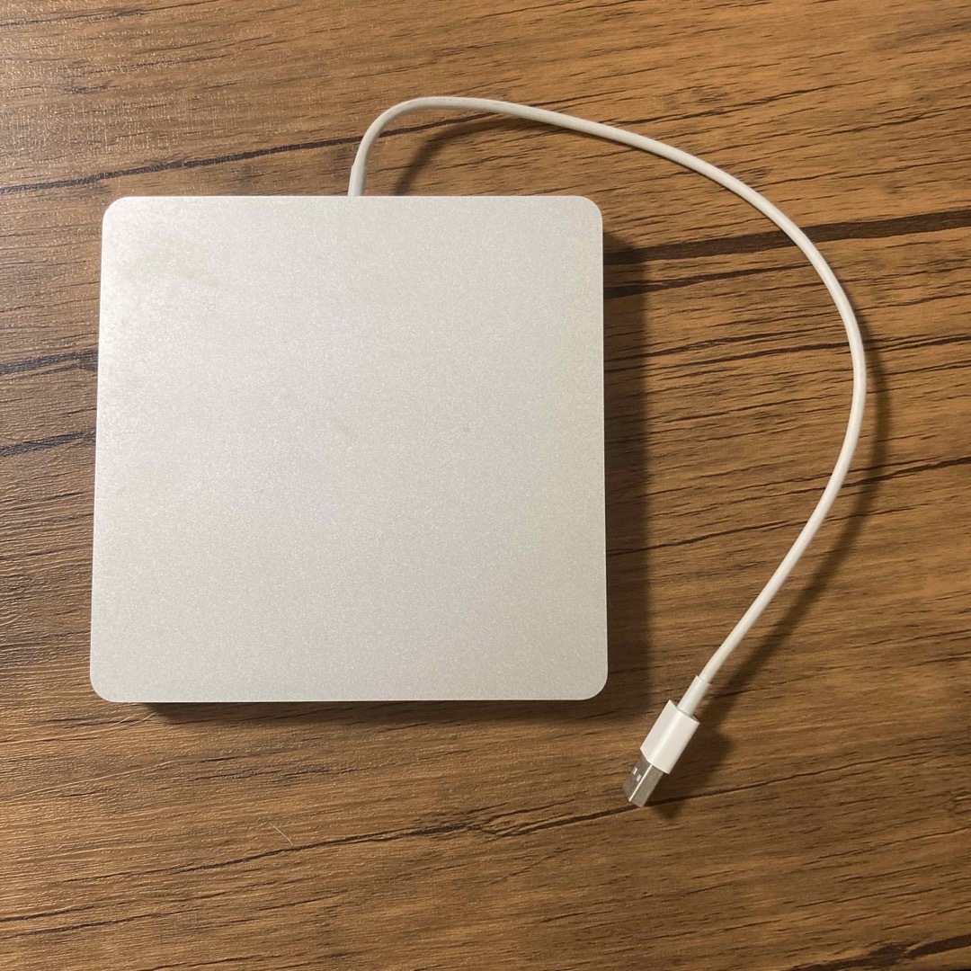 Apple(アップル)の【Apple純正品】外付けDVDレコーダー スマホ/家電/カメラのテレビ/映像機器(DVDレコーダー)の商品写真