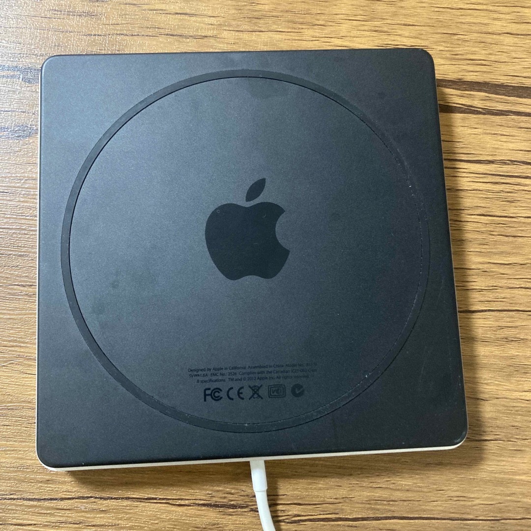 Apple(アップル)の【Apple純正品】外付けDVDレコーダー スマホ/家電/カメラのテレビ/映像機器(DVDレコーダー)の商品写真