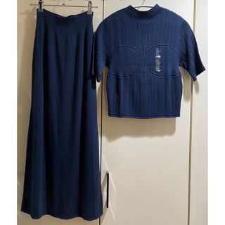 ユニクロ(UNIQLO)のUNIQLO マメクロゴウチ 3Dメッシュセーター（5分袖）リブロングスカート(ロングスカート)