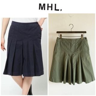 エムエイチエル(MHL.)のMHL コットンツイル タック フレア ショートパンツ Ⅰ カーキ オリーブ(カジュアルパンツ)