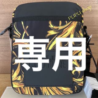 ヴェルサーチ(VERSACE)の【yunyun1002様 専用です】ヴェルサーチジーンズクチュール  バッグ(ショルダーバッグ)