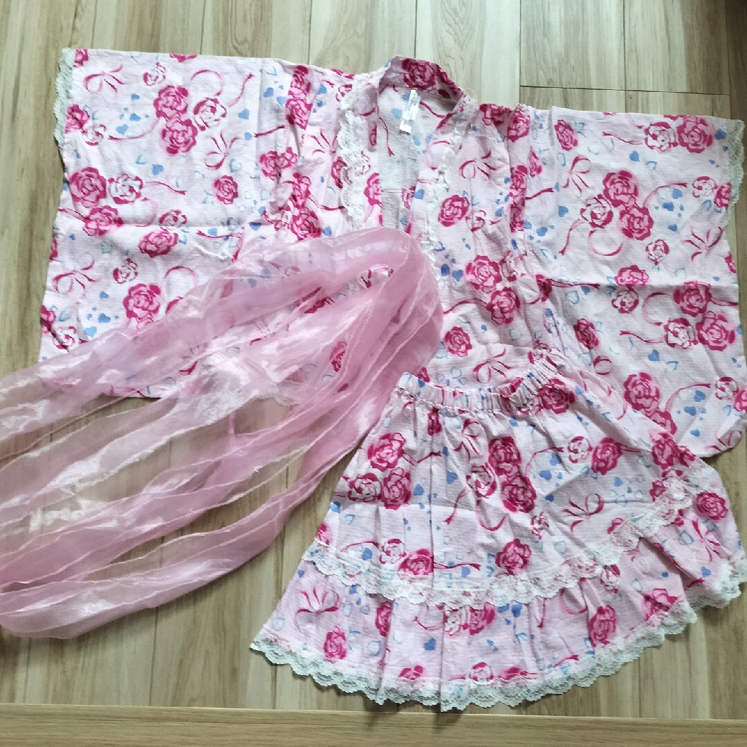 女児　浴衣　１３０ キッズ/ベビー/マタニティのキッズ服女の子用(90cm~)(甚平/浴衣)の商品写真