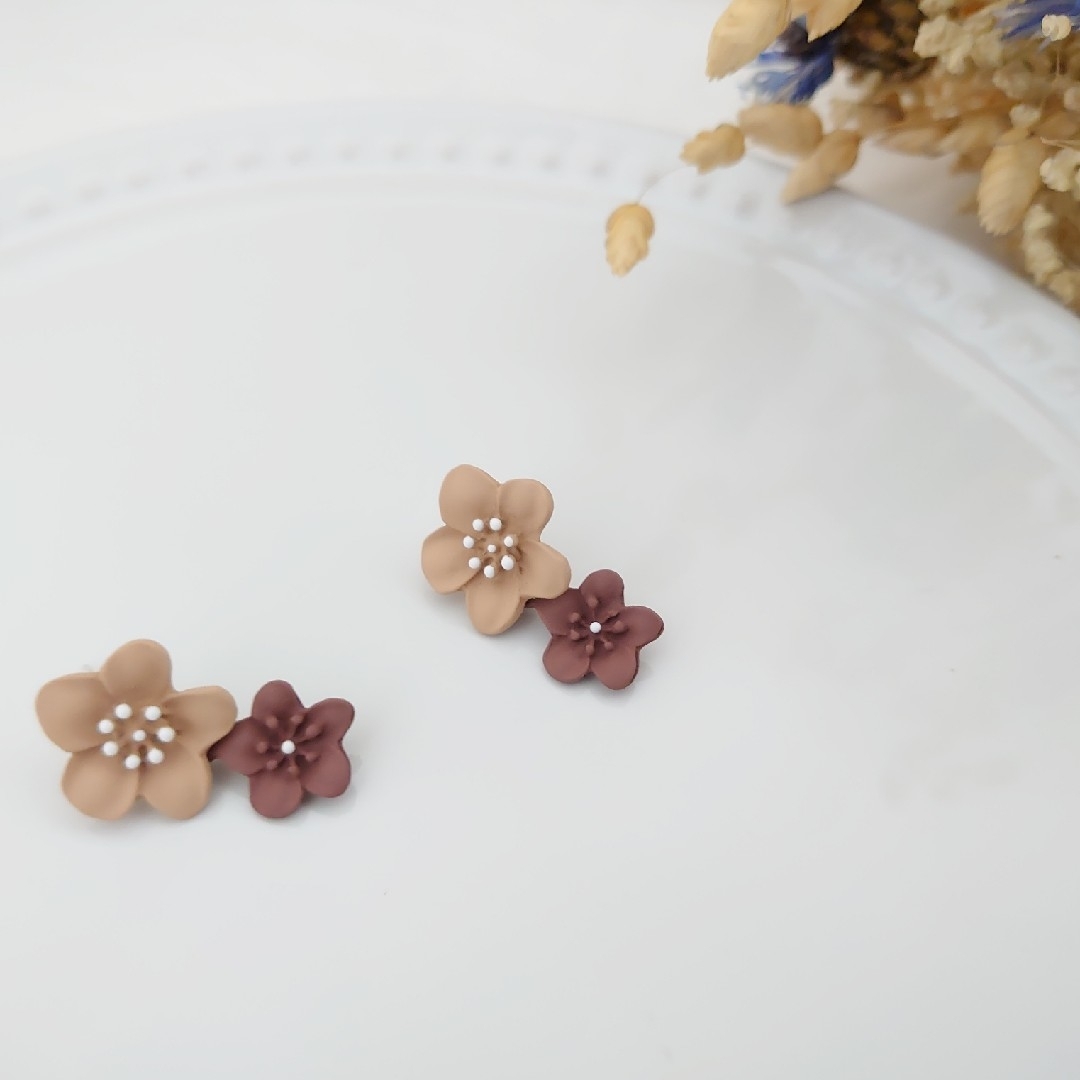 《NEW》flower decoration stud pierce レディースのアクセサリー(ピアス)の商品写真