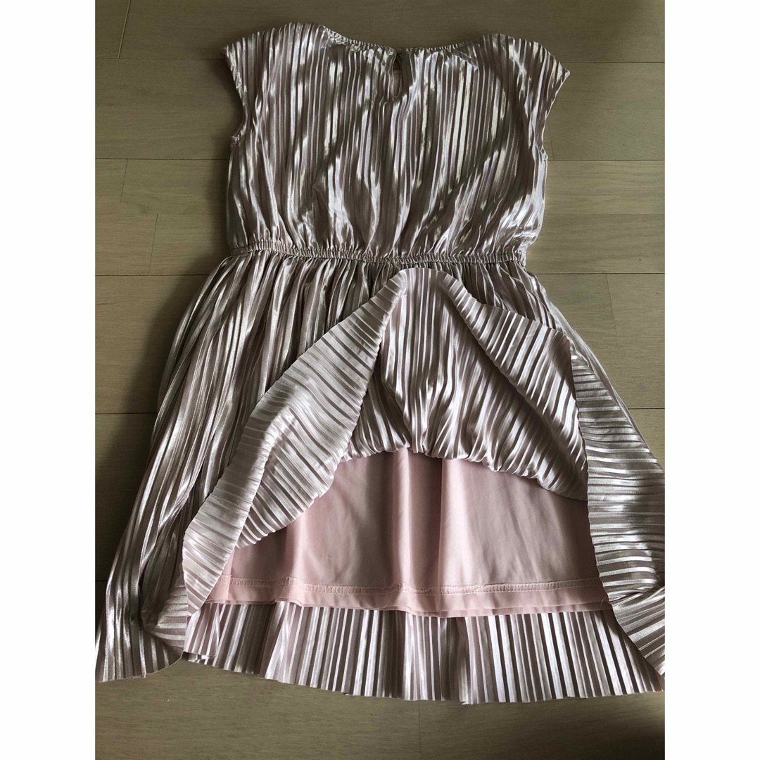 H&M(エイチアンドエム)のワンピース　ドレス　130〜140 キッズ/ベビー/マタニティのキッズ服女の子用(90cm~)(ワンピース)の商品写真