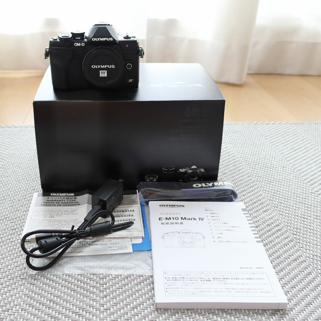 OLYMPUS - 【ほぼ新品】OM-D E-M10 Mark IV ボディ