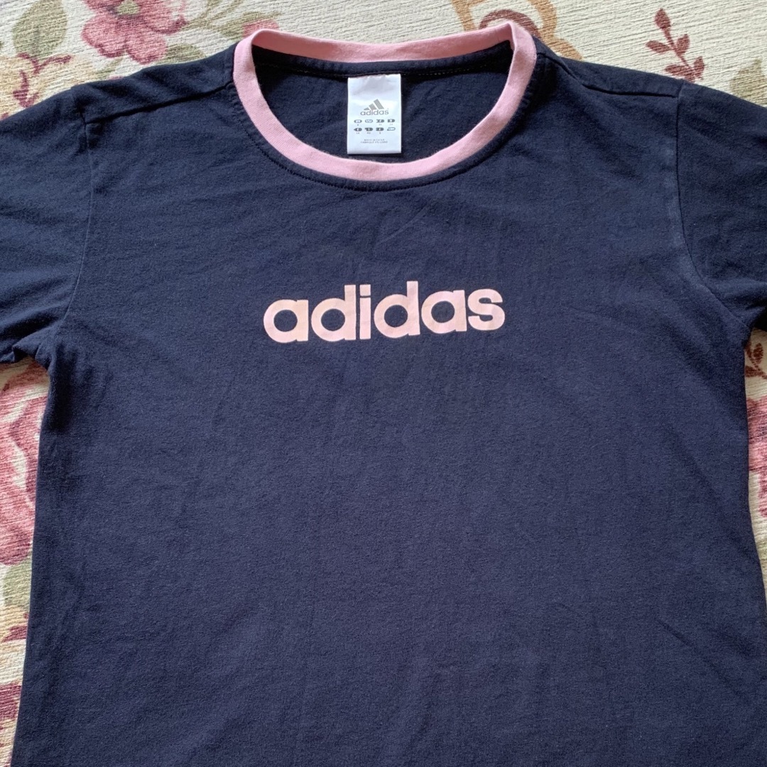 adidas(アディダス)のadidas アディダス　レディースTシャツ レディースのトップス(Tシャツ(半袖/袖なし))の商品写真