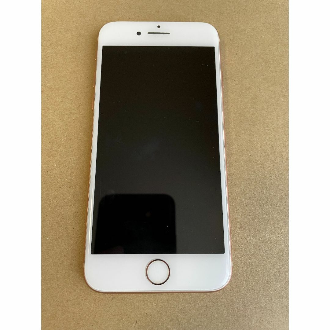 iPhone(アイフォーン)のiphone8　本体　ゴールド スマホ/家電/カメラのスマートフォン/携帯電話(スマートフォン本体)の商品写真