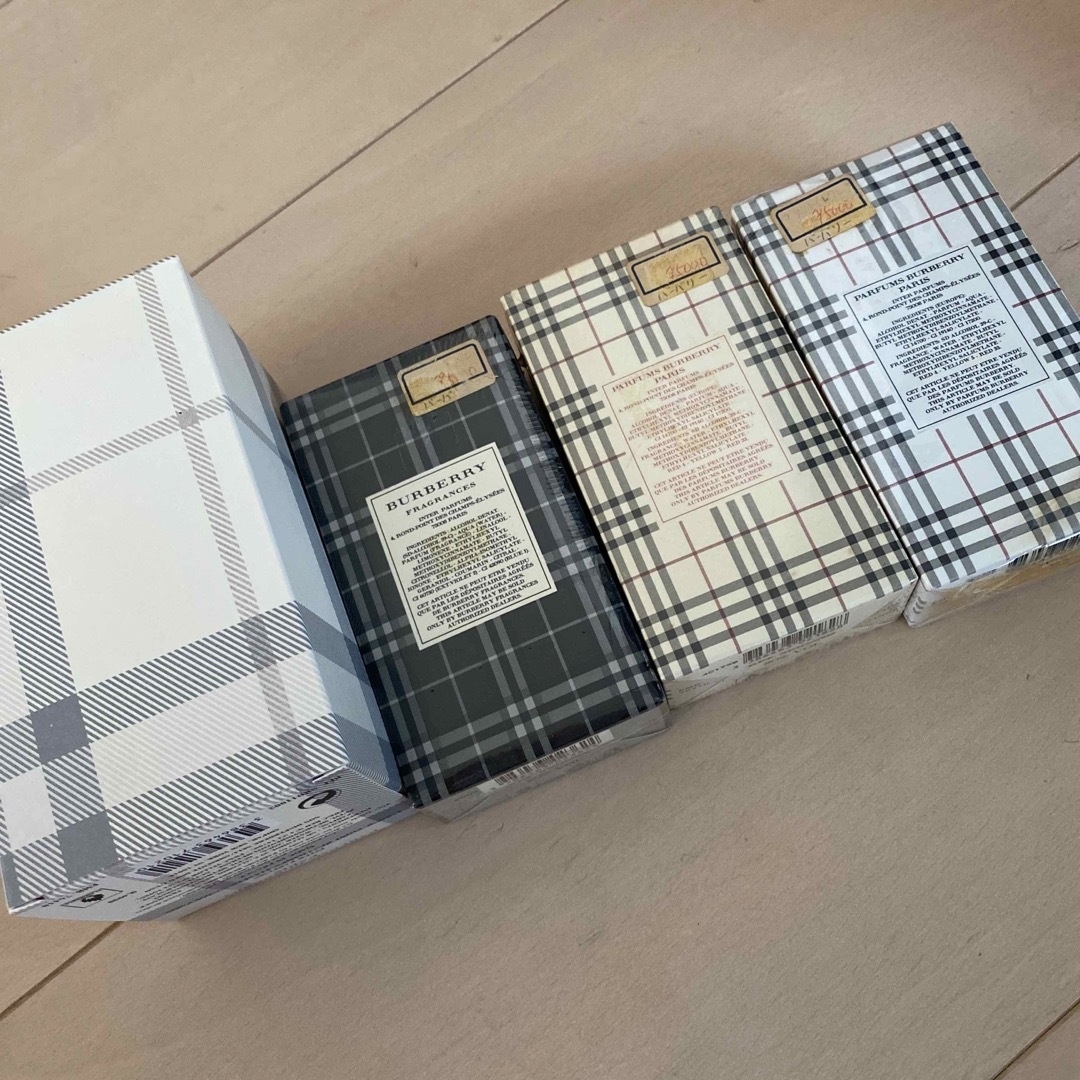 BURBERRY(バーバリー)のAlison様専用ページ○BURBERRY プラダ 香水 おまとめ コスメ/美容の香水(ユニセックス)の商品写真