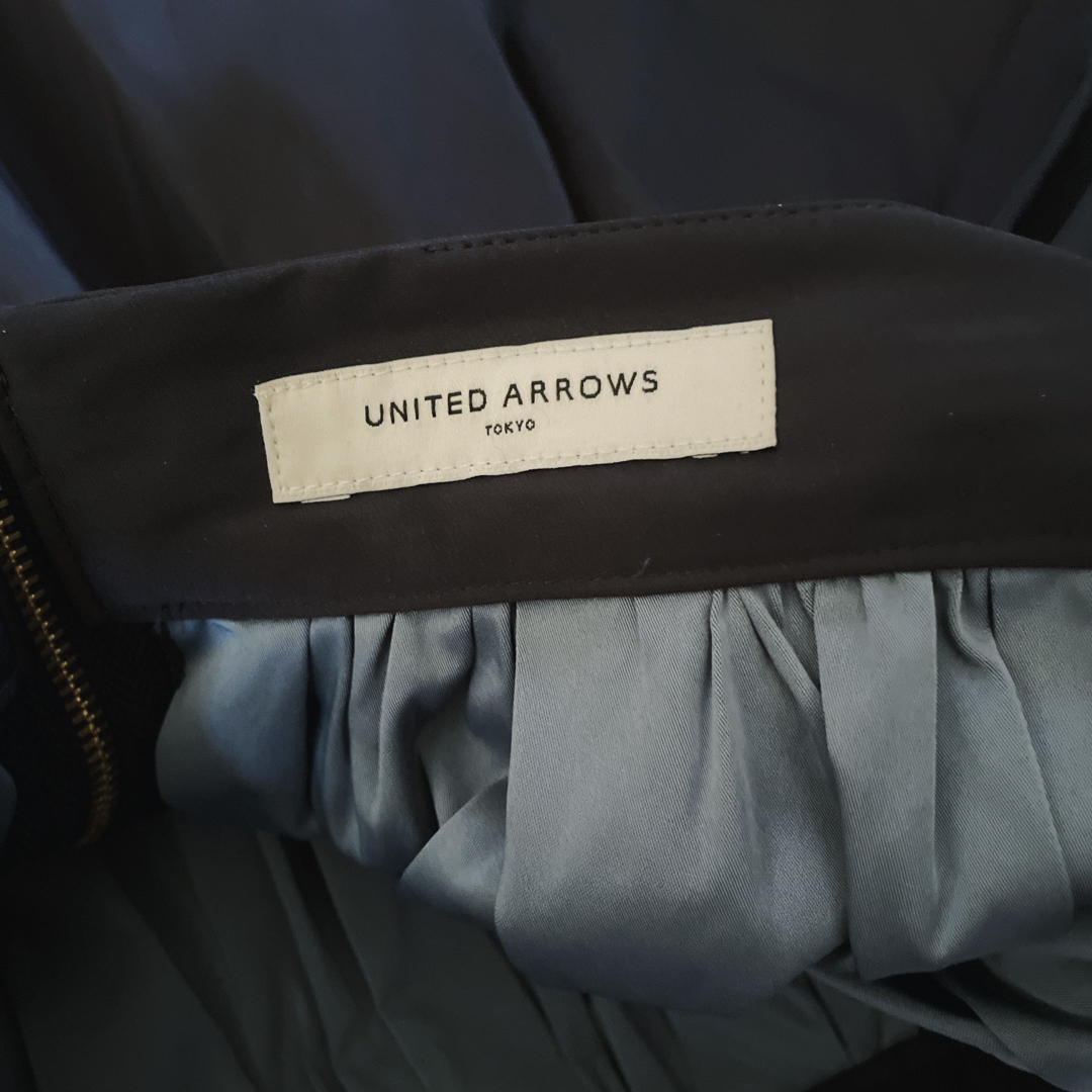 UNITED ARROWS(ユナイテッドアローズ)のユナイテッドアローズ　タフタ　膝丈スカート レディースのスカート(ひざ丈スカート)の商品写真