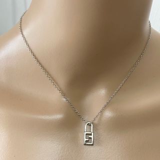 フェンディ ネックレスの通販 300点以上 | FENDIを買うならラクマ