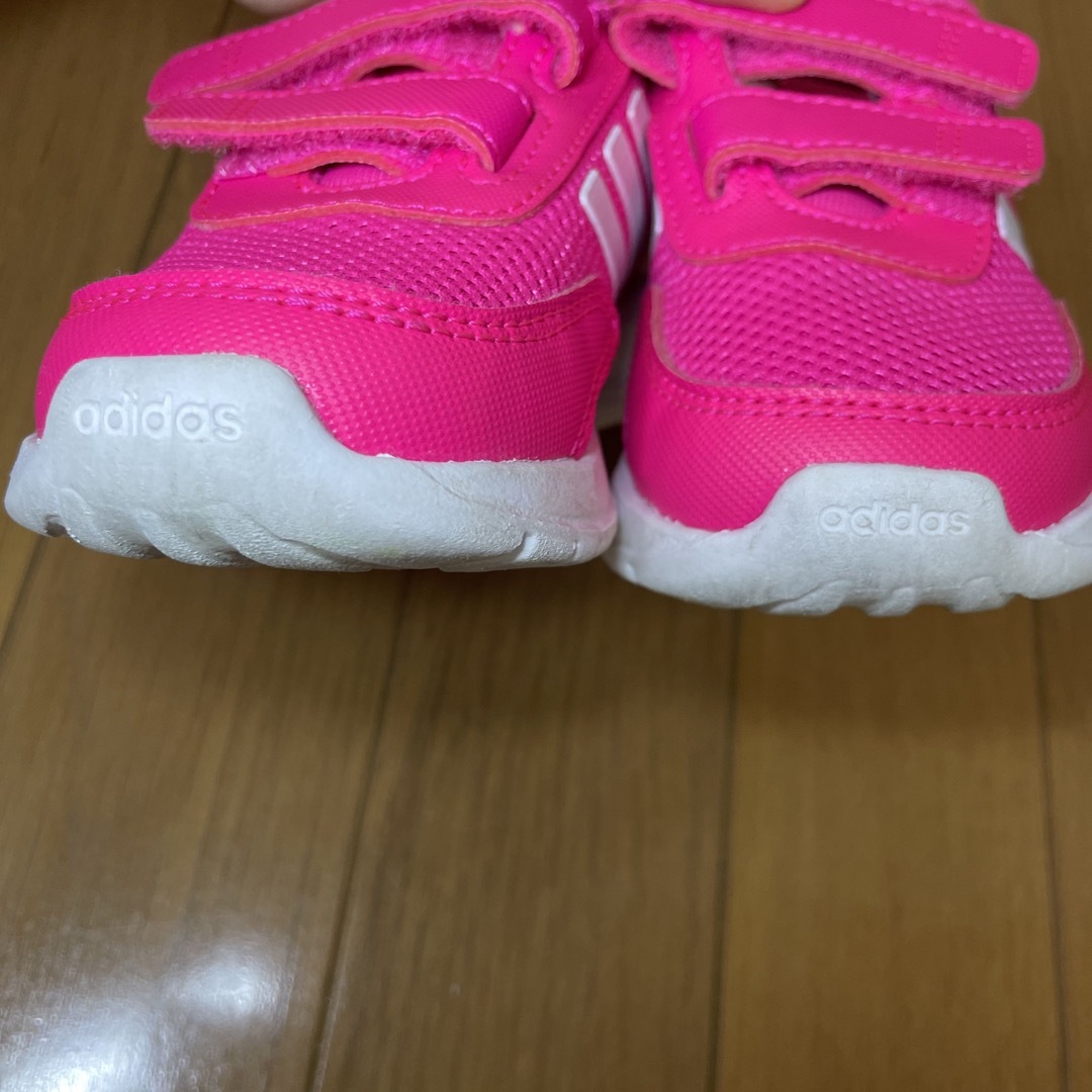 adidas(アディダス)のadidas 15cm スニーカー　ピンク キッズ/ベビー/マタニティのキッズ靴/シューズ(15cm~)(スニーカー)の商品写真