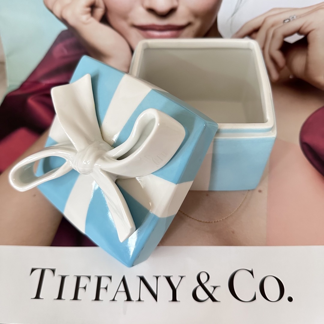 大きいサイズTiffany&Co.陶器ブルーボックス小物入れ | フリマアプリ ラクマ