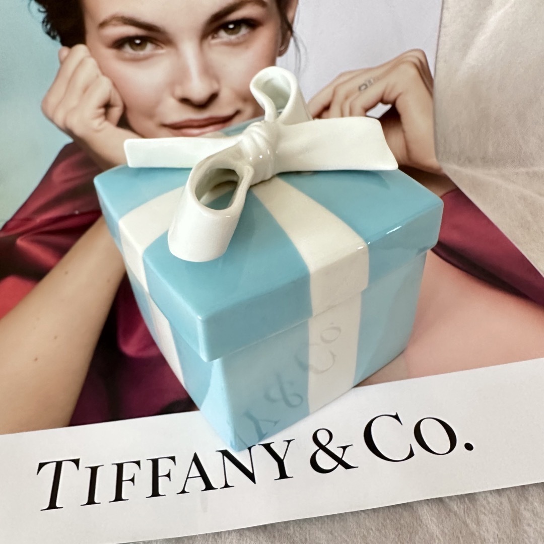 大きいサイズTiffany&Co.陶器ブルーボックス小物入れ