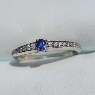 彩度の濃いベニトアイトリング 0.11ct 中央宝石鑑別書付き