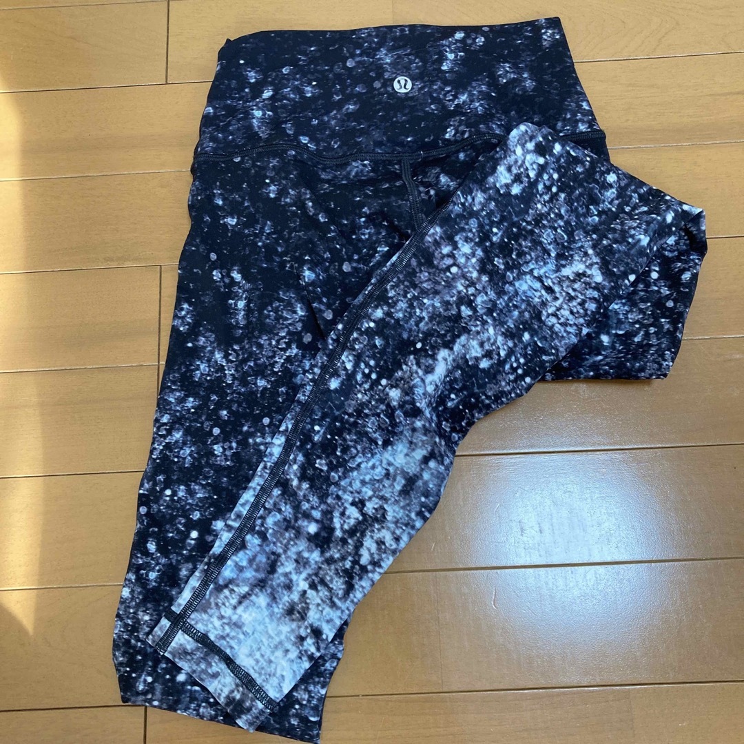 lululemon(ルルレモン)の【W.Haa様専用】ルルレモンレギンス【サイズ4】 スポーツ/アウトドアのトレーニング/エクササイズ(ヨガ)の商品写真