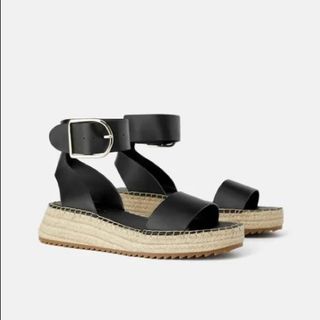 ザラ(ZARA)のZara 36 着用2回 レザーストラップ プラットフォーム サンダル(サンダル)