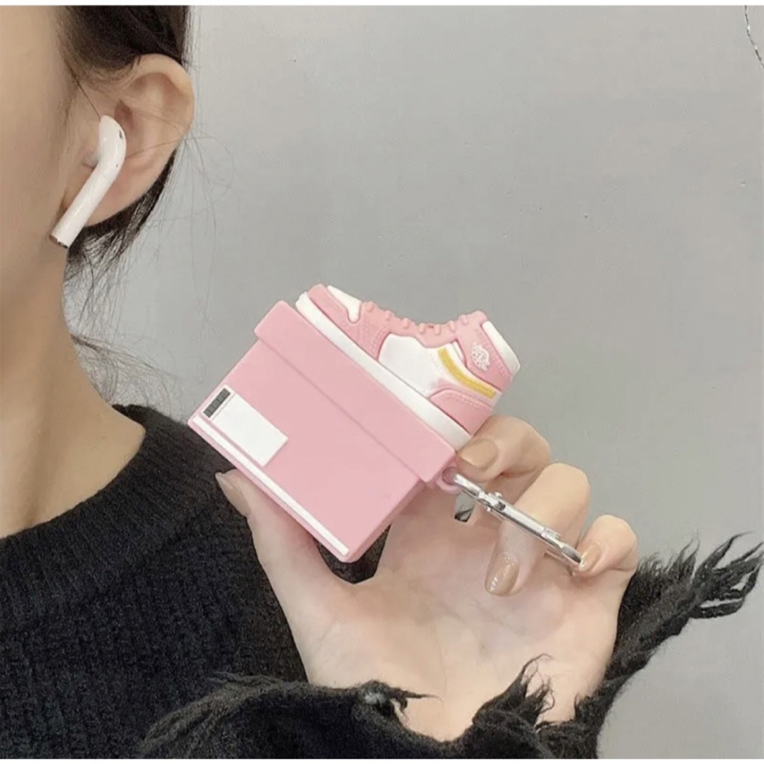 AirPodsケース スマホ/家電/カメラのオーディオ機器(ヘッドフォン/イヤフォン)の商品写真