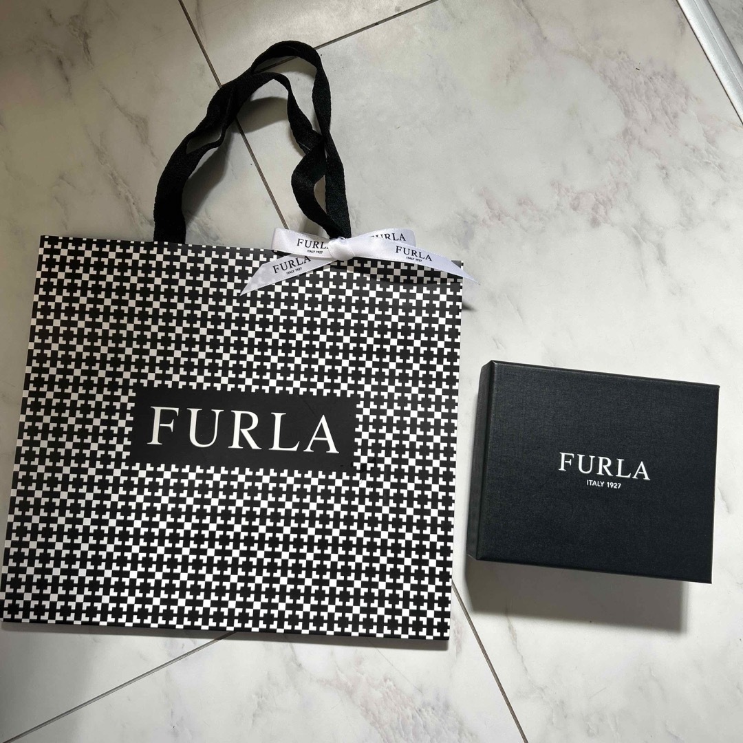 Furla(フルラ)の【FURLA】カードケース　※ショップバッグ付き レディースのファッション小物(名刺入れ/定期入れ)の商品写真