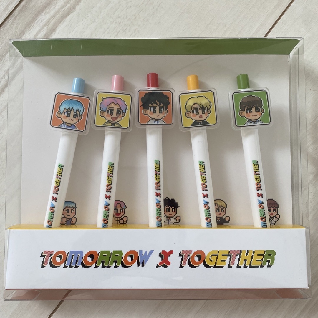 TOMORROW X TOGETHER(トゥモローバイトゥギャザー)のTXT 公式　ボールペン5本セット エンタメ/ホビーのタレントグッズ(アイドルグッズ)の商品写真