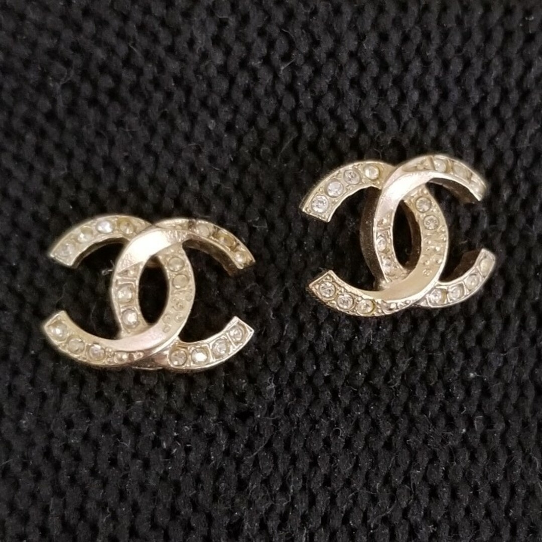 CHANEL - シャネル ゴールドピアスの通販 by ※プロフィールお CHANEL - シャネル ゴールドピアスの通販 by ※プロフィールお