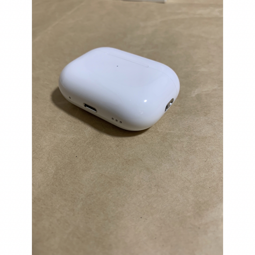 AirPods Pro 第2世代 充電器ケース MQD83J/A A2700_W