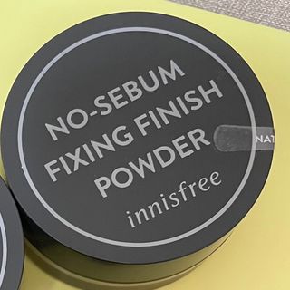 イニスフリー(Innisfree)のノーセバムフィクシングフィニッシュパウダー２個セット(フェイスパウダー)