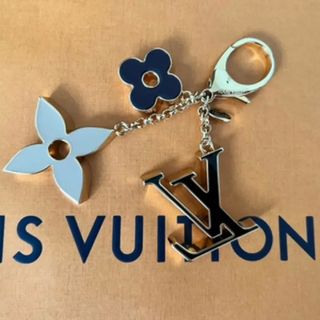 ルイヴィトン(LOUIS VUITTON)のフルールドゥモノグラムチャームエナメルゴールド(キーホルダー)