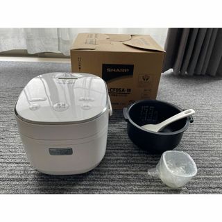 シャープ(SHARP)のシャープ炊飯器KS-CF05A-W（故障品）【送料無料】(炊飯器)