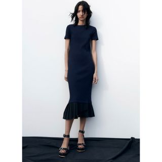 ザラ(ZARA)のプリーツヘムワンピース(ロングワンピース/マキシワンピース)