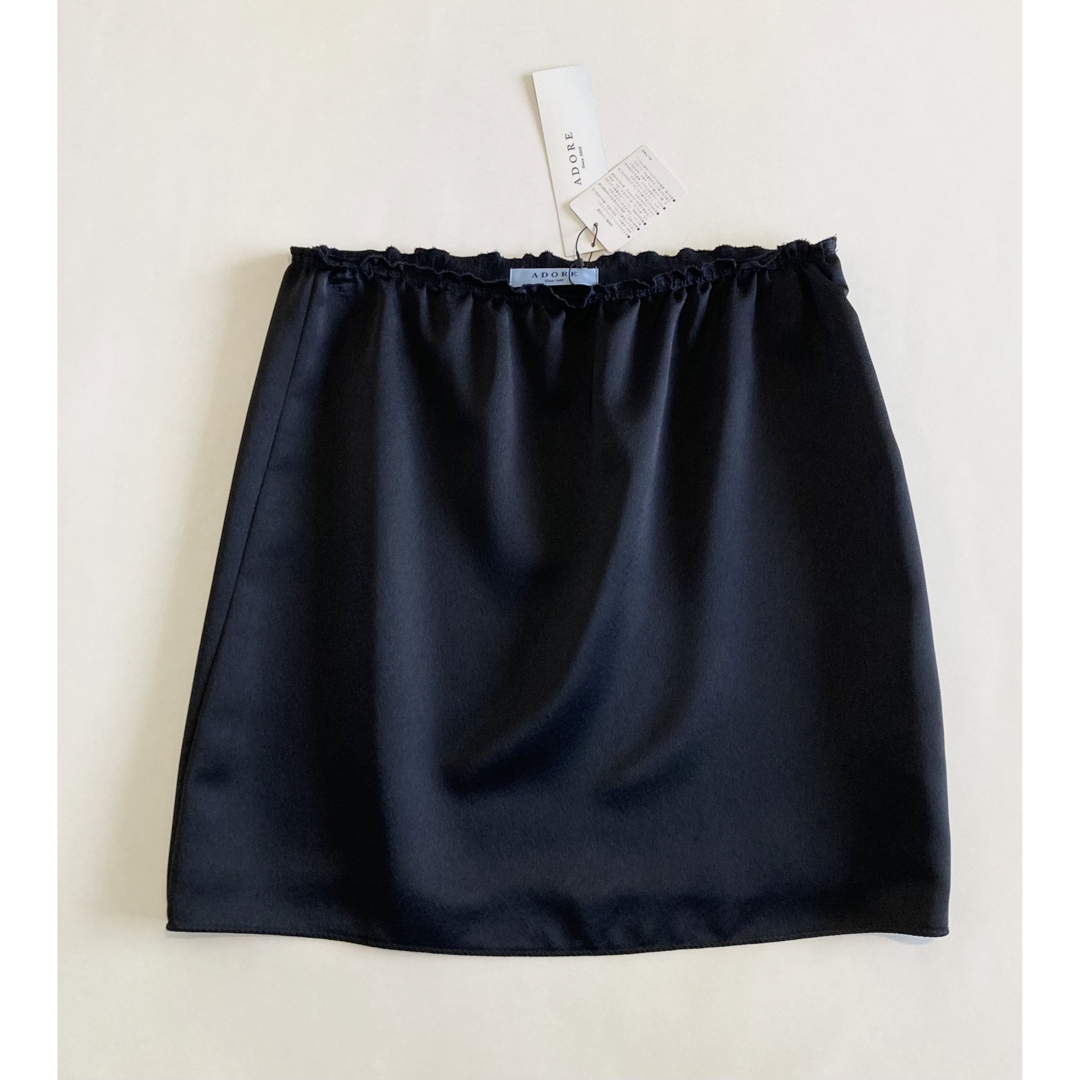 ADORE(アドーア)のADORE アドーア 新品　1.5万　スカート　黒　38 レディースのスカート(ミニスカート)の商品写真