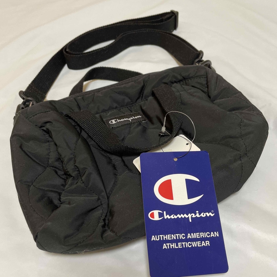 Champion(チャンピオン)の【新品】チャンピオン　ショルダーバッグ レディースのバッグ(ショルダーバッグ)の商品写真