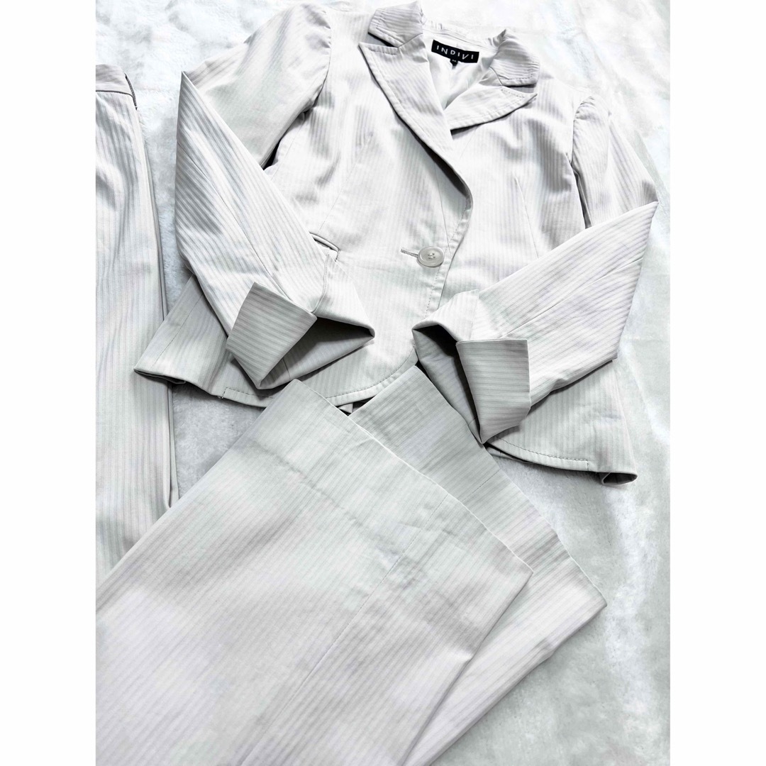 INDIVI(インディヴィ)のINDIVIインディヴィ  オフホワイト パンツスーツ 36 シンプル Ｓ レディースのフォーマル/ドレス(スーツ)の商品写真