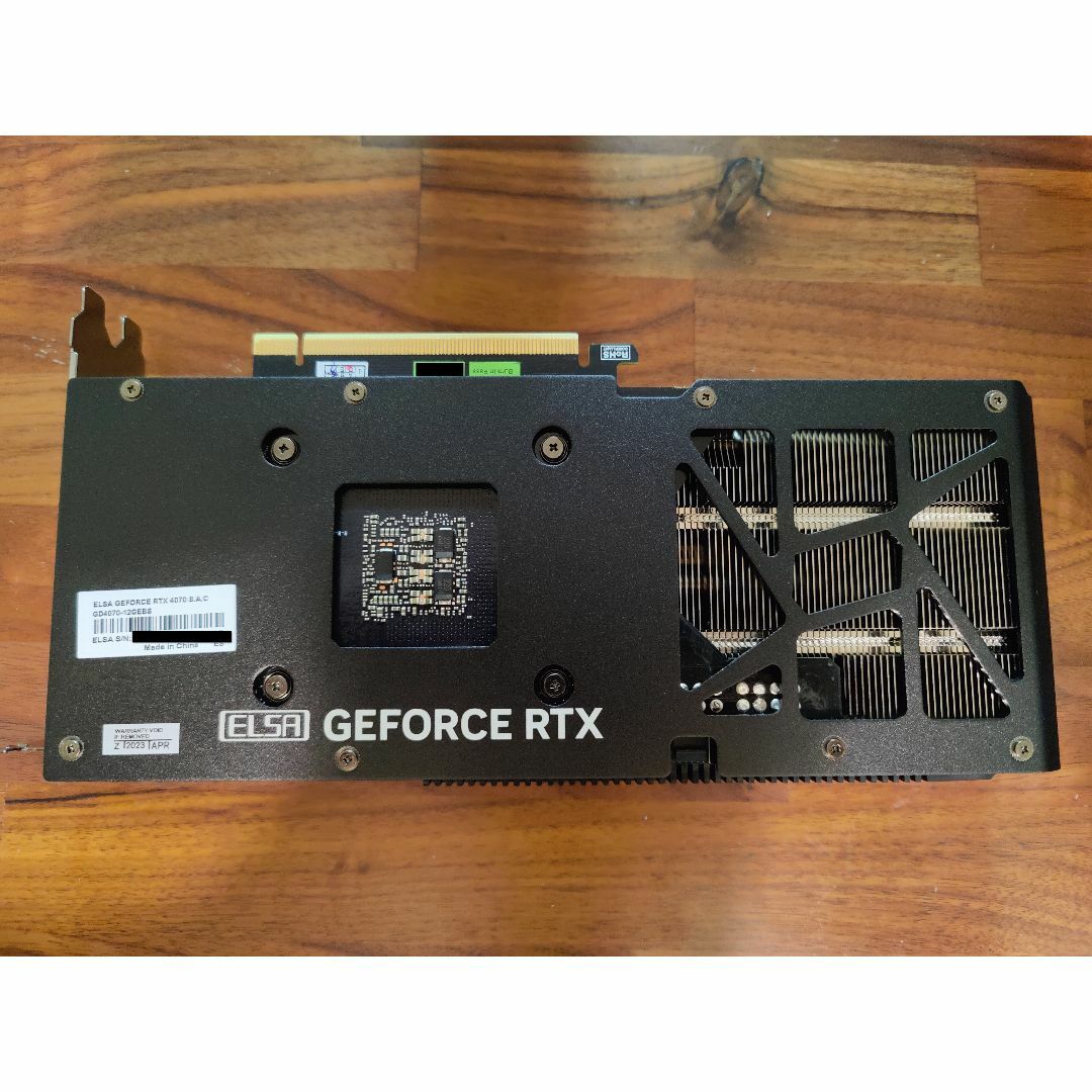 NVIDIA(エヌビディア)のELSA GeForce RTX 4070 S.A.C GD4070-12 GB スマホ/家電/カメラのPC/タブレット(PCパーツ)の商品写真