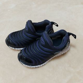 ナイキ(NIKE)のNIKE　ナイキ　ダイナモ　黒　17.5cm(スニーカー)