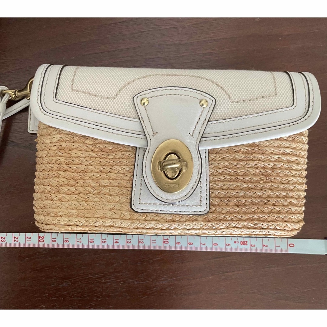 COACH(コーチ)のコーチ　カゴ　クラッチバック レディースのバッグ(かごバッグ/ストローバッグ)の商品写真